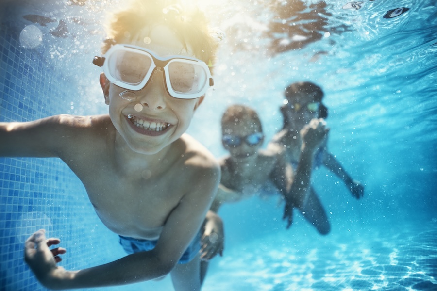 kids swimming in pool, can swimming make your teeth sensitive